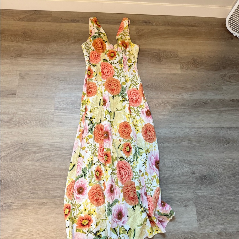 Multicolor maxi dress with floral prints!